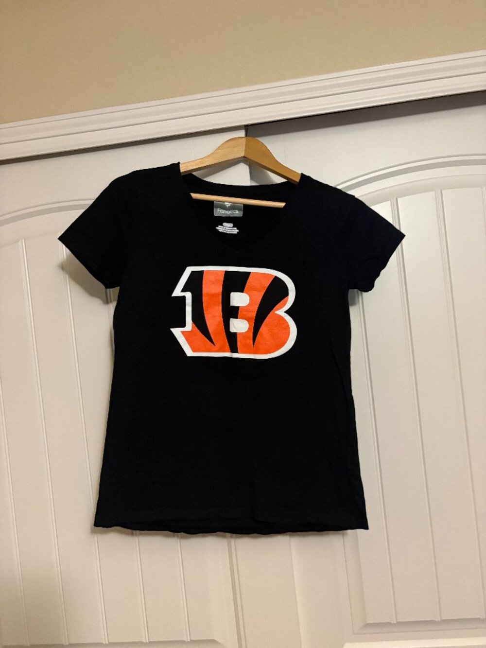 Cincinnati Bengals T Shirt Women's Small Joe Burrow 9 Graphic Fanatics V Neck